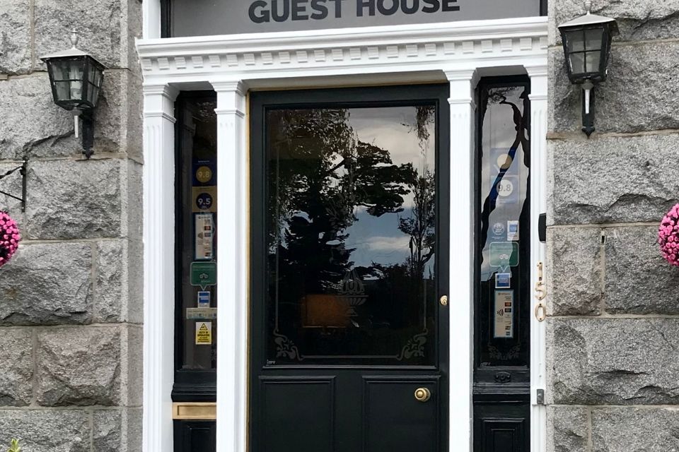 External View of Vaila Aberdeen Guest House